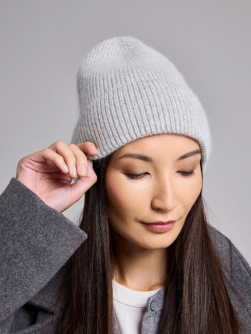 Шапка двойная с пухом енота PR 25009