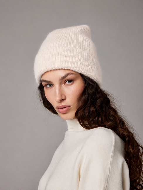 Шапка на велюре 40% ангора PR 25022